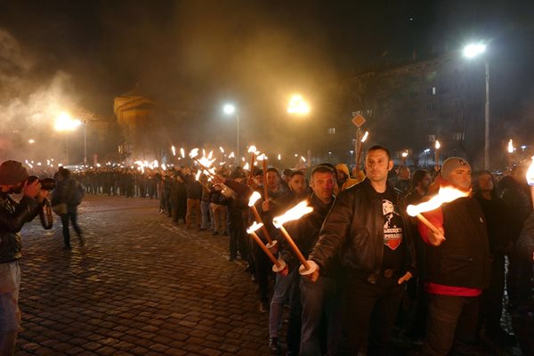 Факелното шествие "Луковмарш" мина през центъра на София