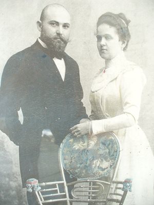Д-р Дамян Иванов и съпругата му австрийката Вилхемина, за която се предполага, че била пръв съветник на мъжа си при изграждането на курорта Вършец.