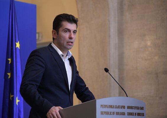 Премиерът Кирил Петков заяви в четвъртък, че преговорите с Македония за ЕС трябва да се ускорят