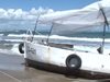 Неуправляема лодка за разходка се заби на плаж край Бургас