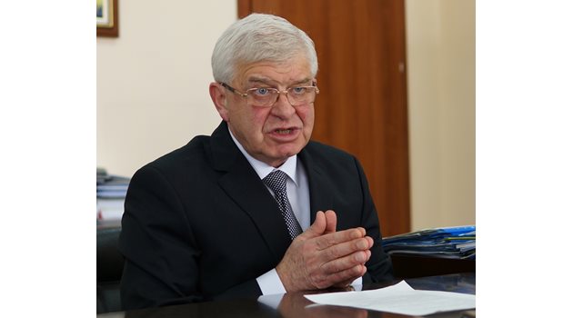 Министърът на здравеопазването Кирил Ананиев ще предложи няколко варианта за реформа пред експертната общност.