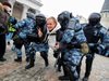 Арести и обиски на привърженици на Навални в Санкт Петербург