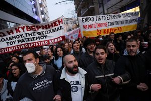 Гръцките железничари обявиха стачка след влаковата катастрофа