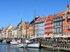 Туристи чистят боклука от каналите на Копенхаген