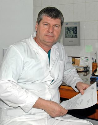 Доц. Гаврилов има дългогодишен опит в хирургията на рака на гърдата