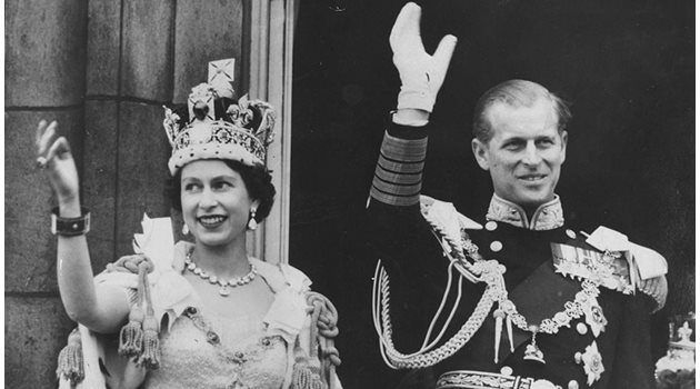 Кралица Елизабет и  съпругът й принц Филип по време на коронацията.