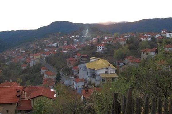 Село Момчиловци
Снимки: Валентин Хаджиев