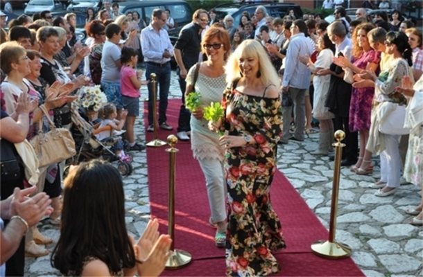 20 звезди откриват театралния фестивал в Разлог