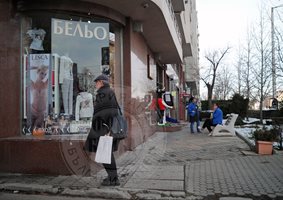 Филип Димитров се разхожда из софийските улици (Снимки)