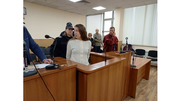 Красимира Лалева в съда в Пловдив