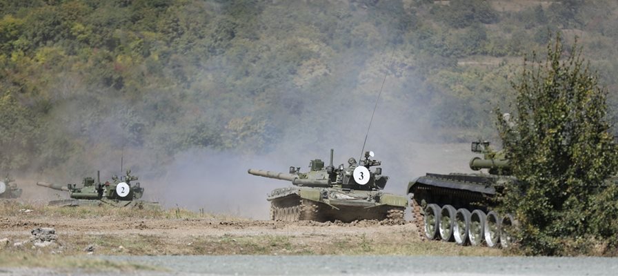 Танкове изпълняват учебни задачи на полигон "Ново село"
Снимка: Министерство на отбраната