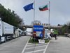 Трафикът е интензивен на някои гранични пунктове с Румъния и Гърция на изход за товарни автомобили