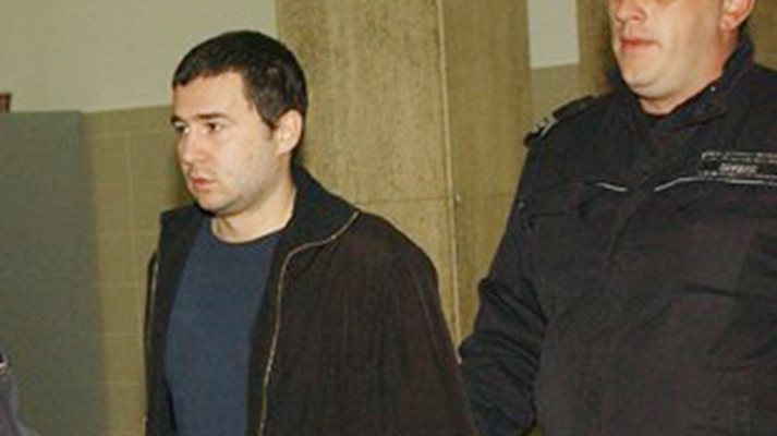 Илиян Тодоров се укрива 12 години