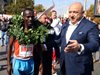 Министър Кралев връчи лавровия венец на победителя от Маратона на София