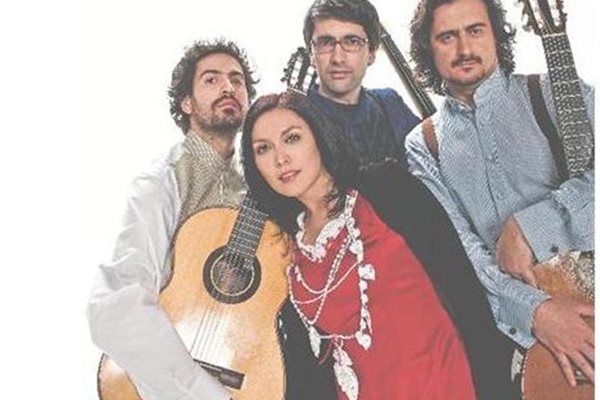 Най-популярната група в Португалия “Диолинда” ще зарадва любителите на фадото у нас с концерт на 11 юни.
СНИМКИ: БГ САУНД СТЕЙДЖ