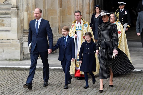 Принц Уилям заедно със семейството си