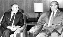 Как Тодор Живков и Михаил Горбачов приключват със социализма