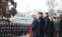 Военно обучение за ученици и граждани може, а за държавни служители – не (Обзор)