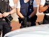 Нападател с мачете рани двама белгийски полицаи
