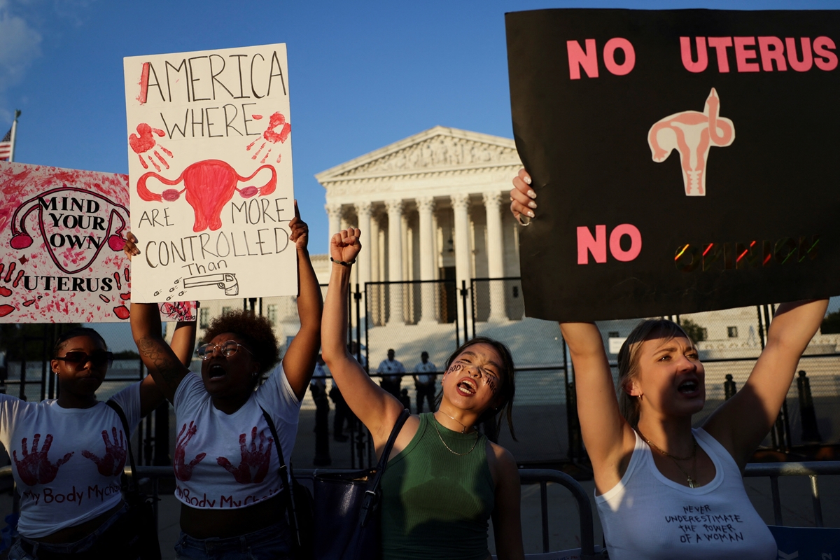 САЩ забраниха абортите, но Байдън иска легална употреба на хапчета за нежелана бременност