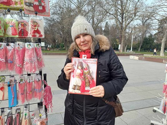 Олга Кисимова продава Пижо и Пенда за 18 лева.