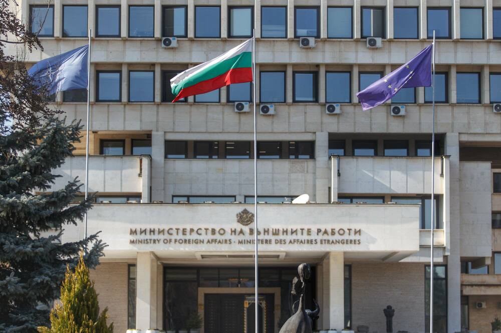 МВнР: Българите в Сърбия да избягват местата с голямо струпване на хора