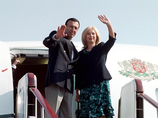 Петър Стоянов и съпругата му Антонина при предишно заминаване в САЩ.
Снимка: Ивайло Дончев, 24 часа Архив