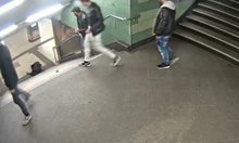 ШОК: Българин ритнал жената в берлинското метро. Заедно с другите двама се крие у нас. Искат им екстрадиция