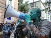 Заляха украински активист със зелена течност, получил е изгаряния (Снимки)