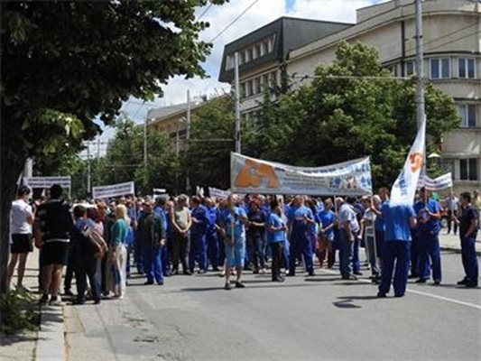 Над 1100 фирми в 50 града протестираха на 26 юни срещу обявено от КЕВР драстично увеличение на цената на тока/  Снимки: Асоциация на индустриалния капитал в България