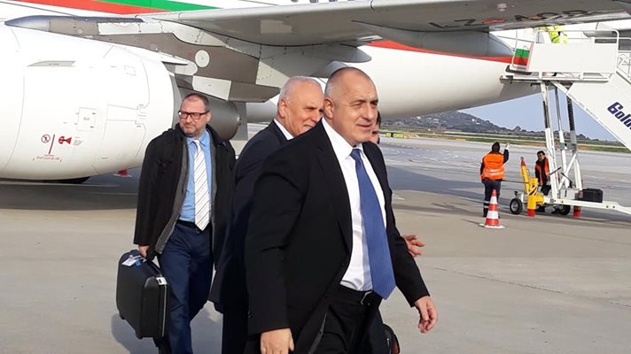 Българският премиер Бойко Борисов кацна в Атина  СНИМКИ: Авторката