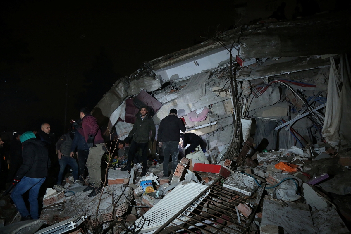 Израел е готов да помогне на Турция след силното земетресение