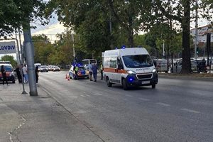 Блъснаха мъж на пешеходна пътека в Пловдив, откаран е в болница