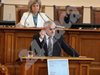 Министрите Радев и Порожанов не са в парламента, депутатите спорят