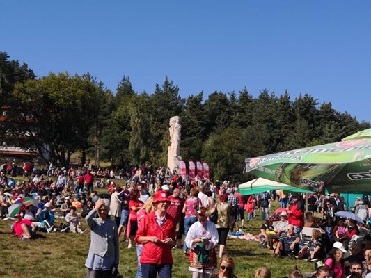 Близо 5000 се събраха в местността "Копривките" край Пловдив