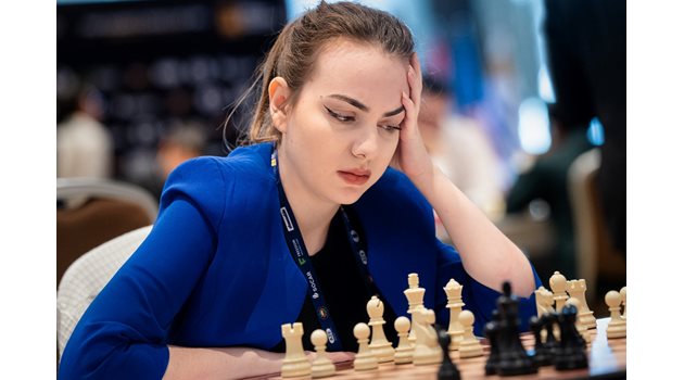Нургюл Салимова по време на партия от световната купа в Баку. СНИМКА: ФИДЕ
