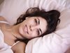 Експерти: Идеалната поза за добър сън е по гръб