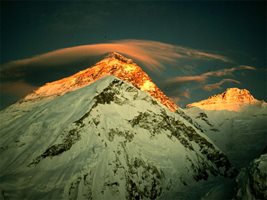 Китай и Непал: Еверест е и 8848, и 8844 м висок