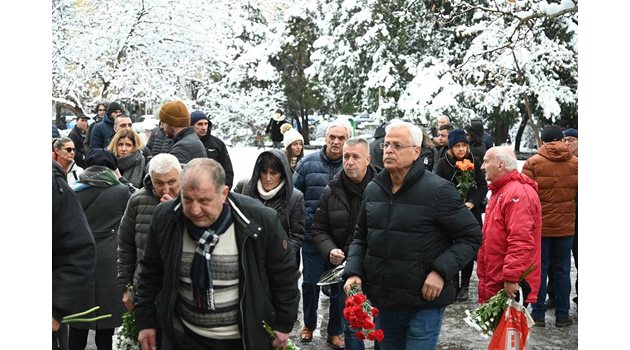 Поклонението на Петър Василев - Петела Снимка: Йордан Симеонов