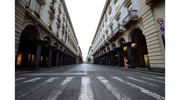 Празна улица в Торино
СНИМКИ: РОЙТЕРС