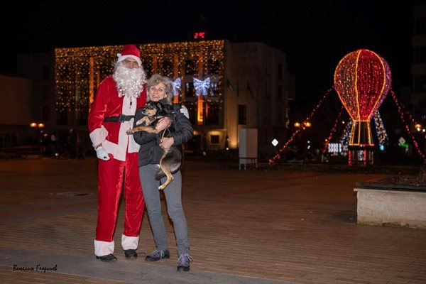 Достоен българин от кампанията на "24 часа" събра 2500 лв. като Дядо Коледа, дарява ги