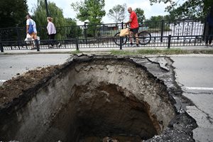 Потънало в траур, Царево се съвзема от водния ад, стотици доброволци помагат (Обзор)