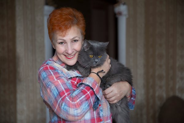 Мая  Нешкова с персийката Кити