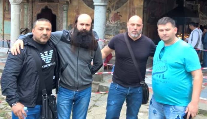 Анри Ковачев и Никола Георгиев-Циганина се хвалят със снимка с известни бойци сепаратисти