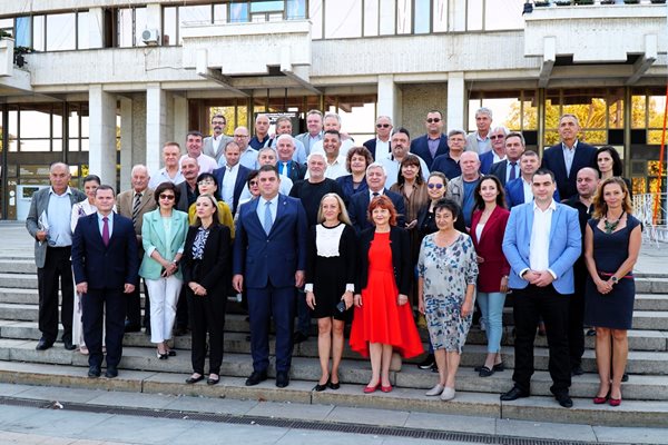 Общинските съветници в Русе завършиха мандата с обща снимка