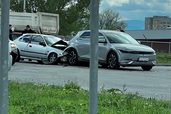 Произшествието е станало около 14 ч. Снимки: 24 часа Пловдив онлайн