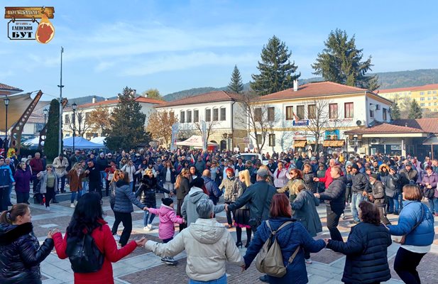 Кръшните хора не спираха в трите дни на празника