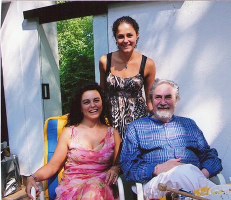Никола Гюзелев, Анна-Мария и дъщеря им Адриана в доброто старо време...