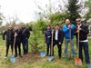 Младежи от ГЕРБ засадиха дръвчета в парк "Ружа"