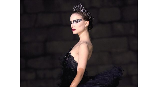 Българският Черен лебед Диана Райнова е очарована от изпълнението на наследничката си Натали Портман (на снимката).